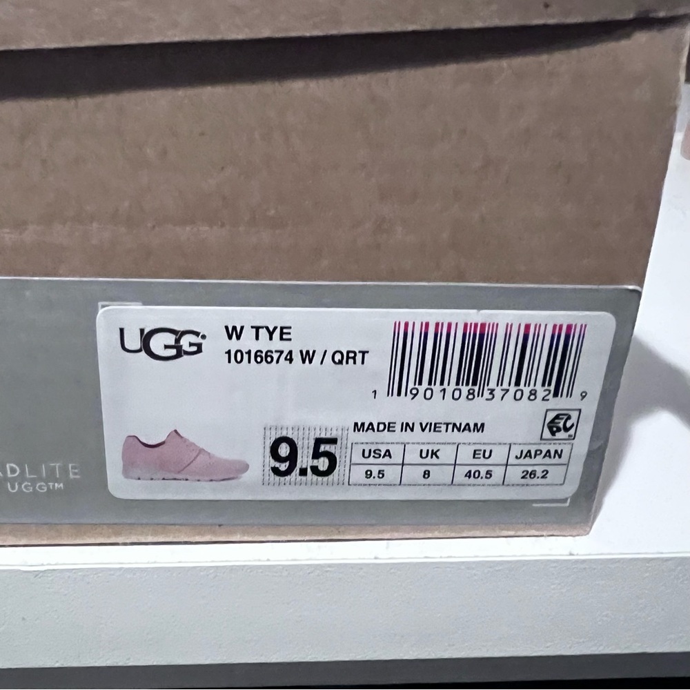 NIB UGG Women’s Tye Nubuck Leather Sneakers In Quartz Pink Size 9.5 - Picture 10 of 10